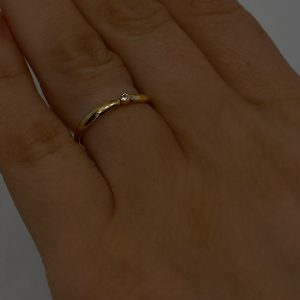 Alternative view of Handsmíðaður 14kt gullhringur með demant 0,02ct Tw/vs