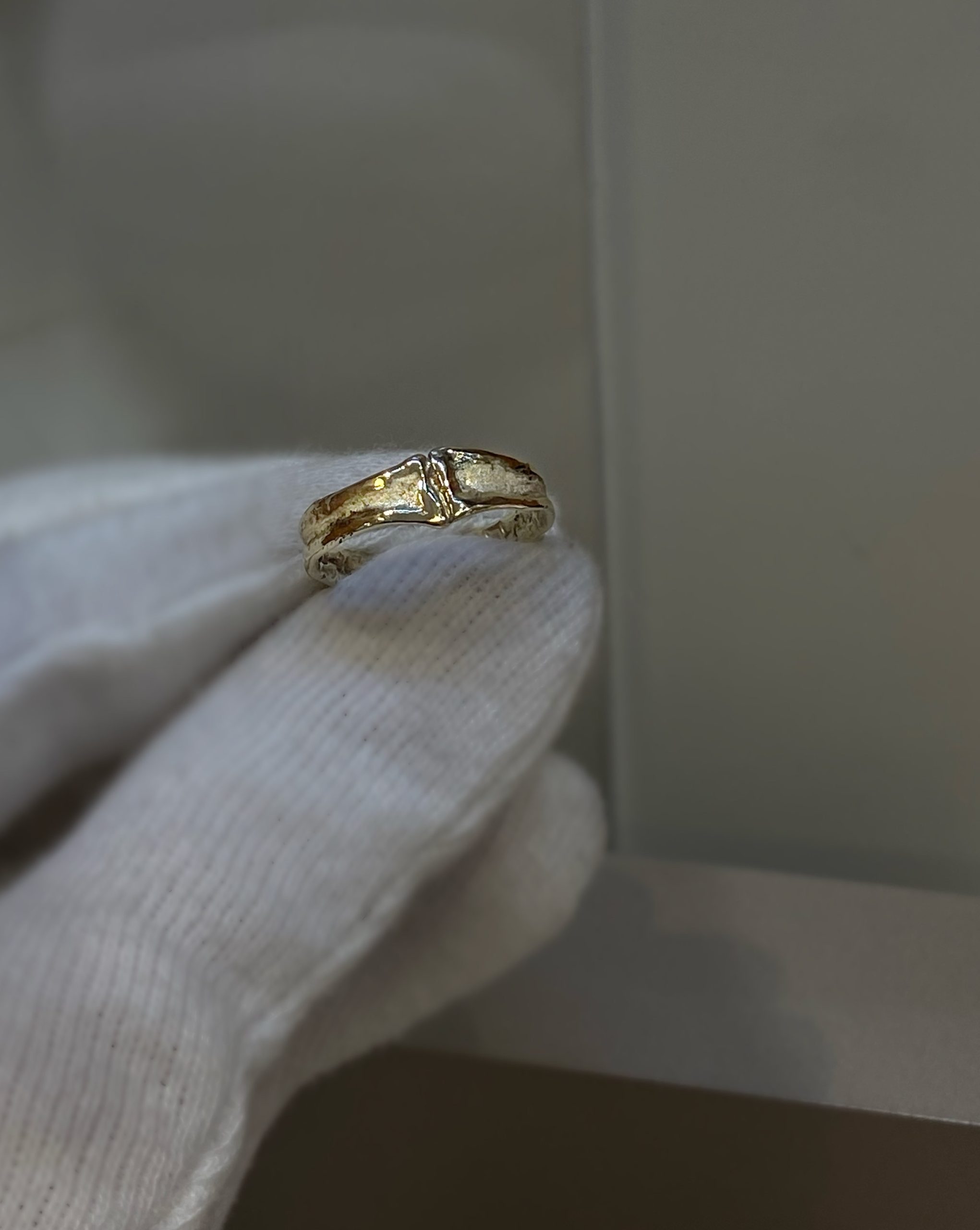 Handsmíðaður 14kt gullhringur í Silkilínunni St: 56