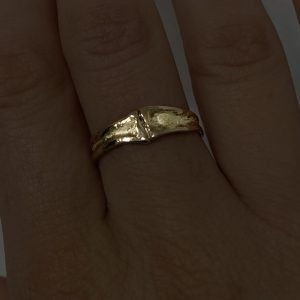 Alternative view of Handsmíðaður 14kt gullhringur í Silkilínunni  St: 56