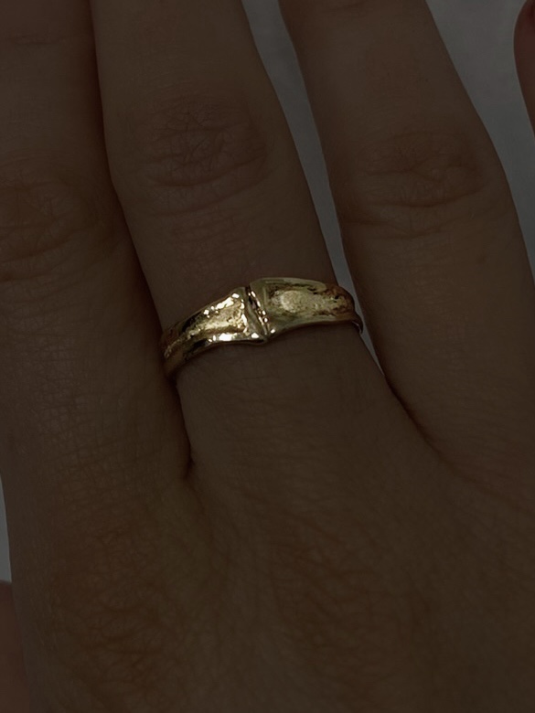 Handsmíðaður 14kt gullhringur í Silkilínunni St: 56 - Image 2